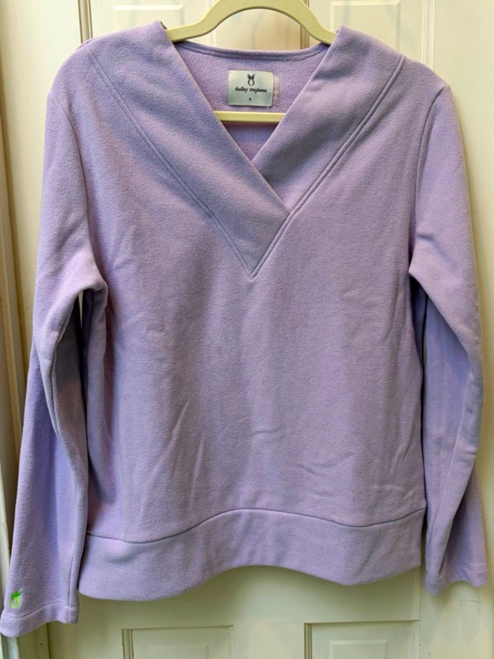 Dudley Stephens Women’s Small Purple Fleece V-Neck Pullover Sweatshirt